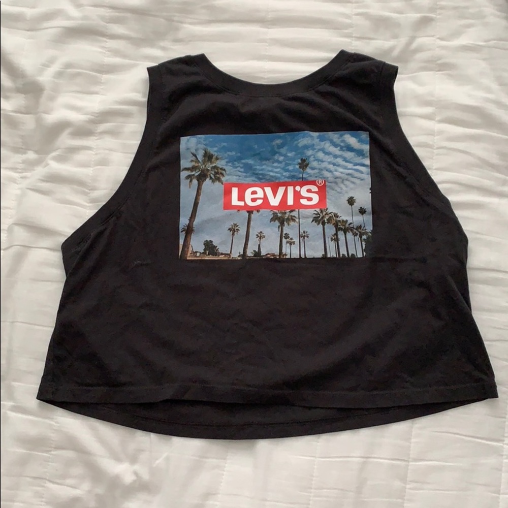 LEVIS TANK